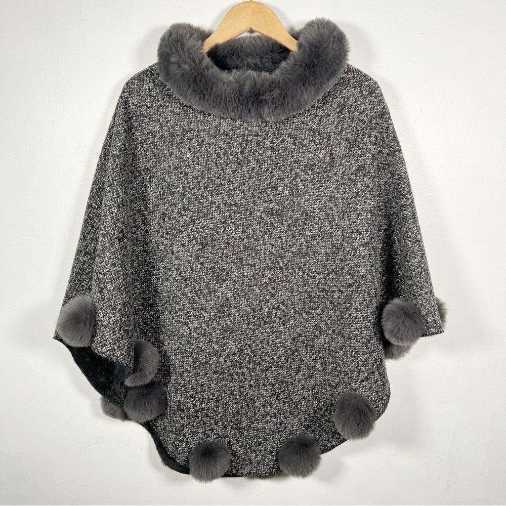 SAACHI Poncho One Size Pom Pom Faux Fur Collar